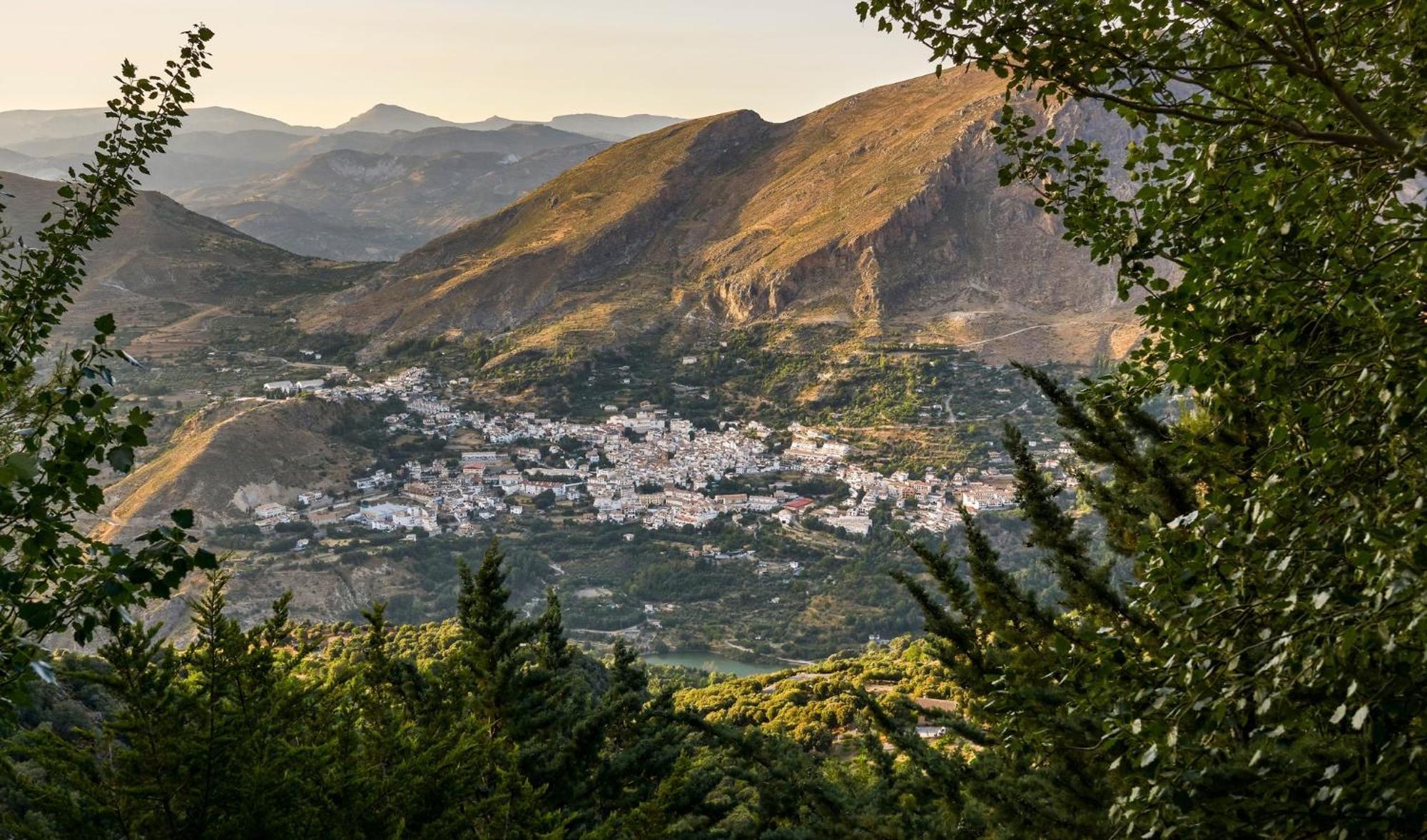 La Casa De La Plaza Lägenhet Guejar Sierra Exteriör bild