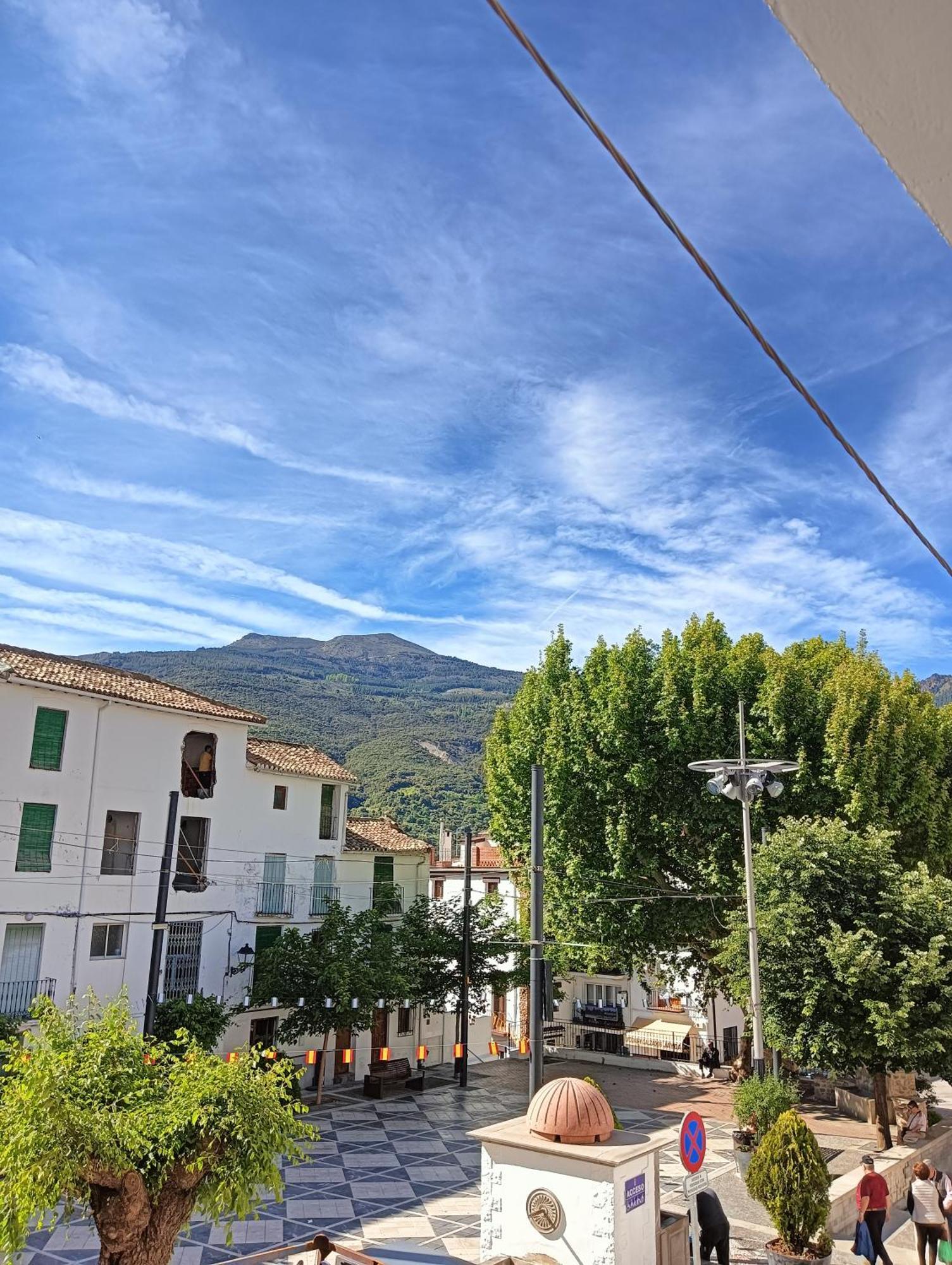La Casa De La Plaza Lägenhet Guejar Sierra Exteriör bild