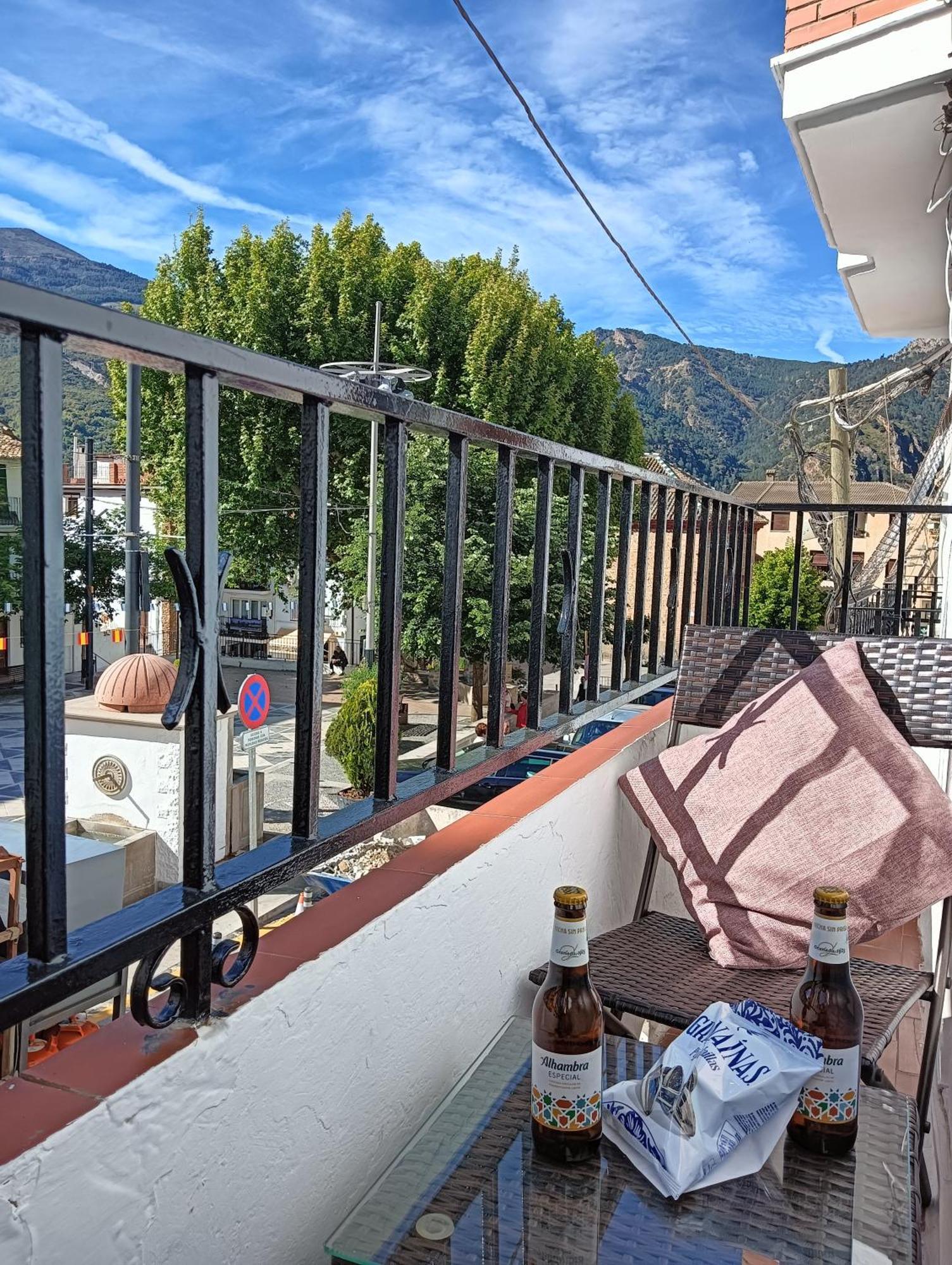 La Casa De La Plaza Lägenhet Guejar Sierra Exteriör bild